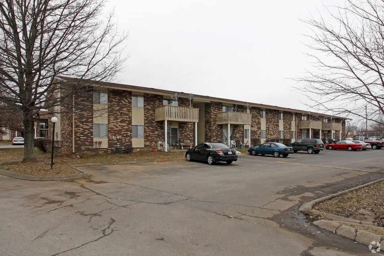 Foto del edificio - Cedarwood Apartments