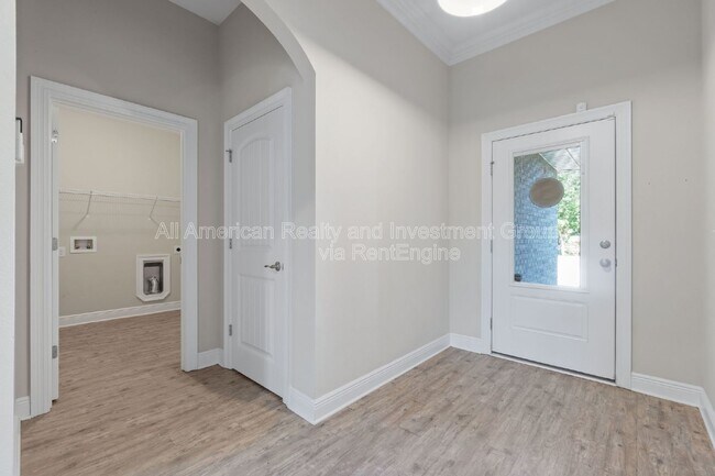 Foto del edificio - 242 Cecelia Dr NW