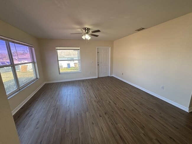 Building Photo - 2217 Leda Ave S