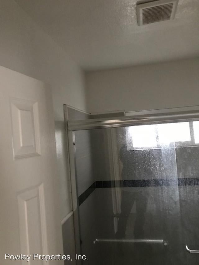 Building Photo - 1063 W 253rd St