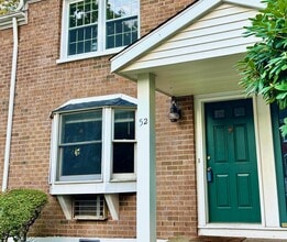 Building Photo - 245 Sunnyridge Ave