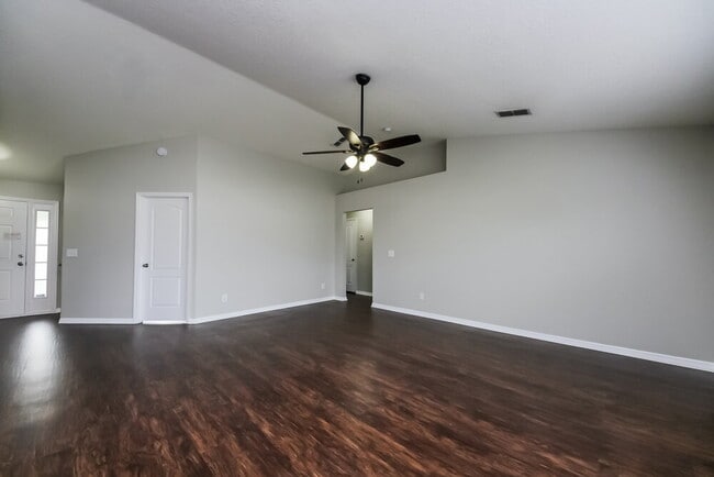 Building Photo - 3623 Doe Run Dr