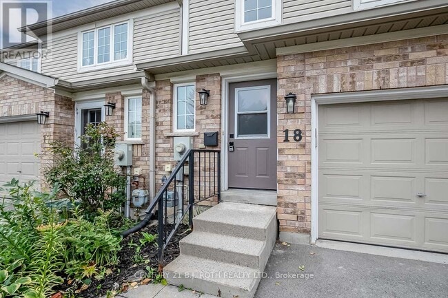 Building Photo - 430 Mapleview Dr E