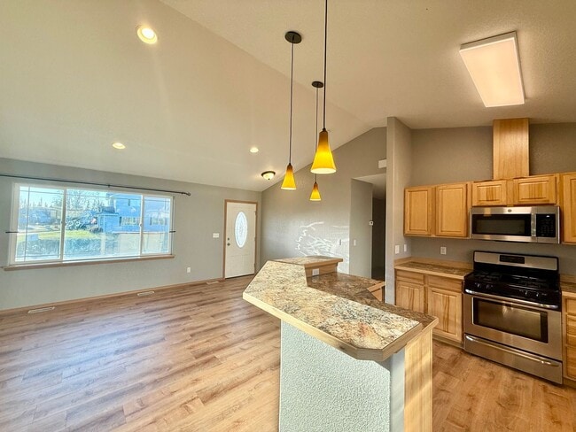 Building Photo - KENAI RANCH HOME!