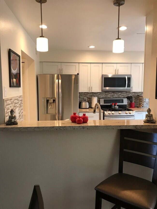 Kitchen - 1106 Oceanaire Dr