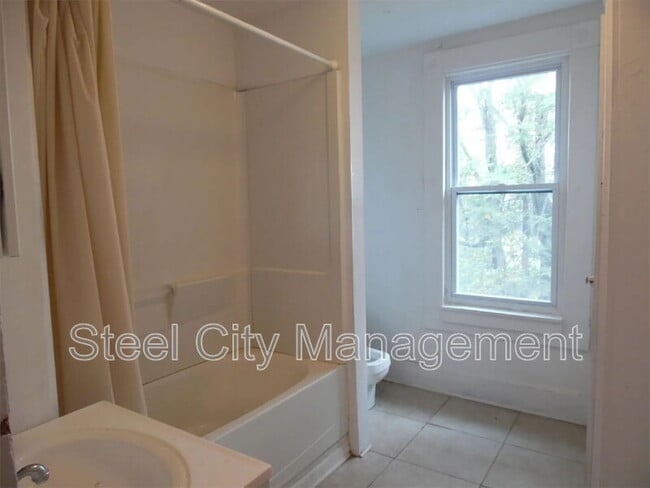 Photo - 12 Cuyler Ave Townhome