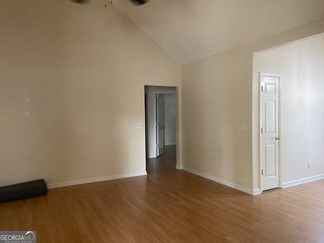 Building Photo - 105 Luster Ct