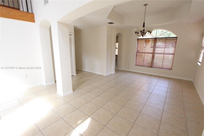 Building Photo - 15401 SW 26th Terrace