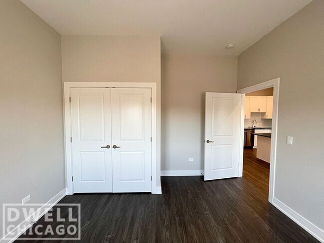 Foto del edificio - 1730 W Greenleaf Ave