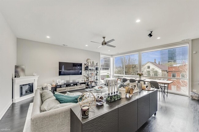 Building Photo - 2 br, 2 bath  - 2233 N Washtenaw Ave # 2S
