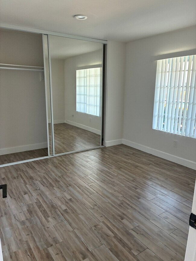 Foto del edificio - 2330 Grove Ave