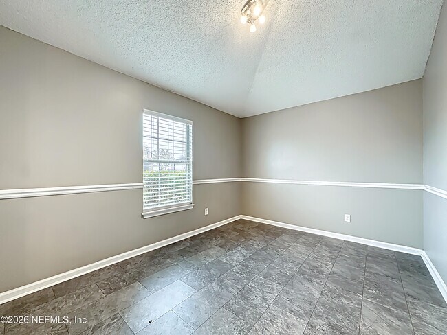 Foto del edificio - 3020 Golden Pond Blvd