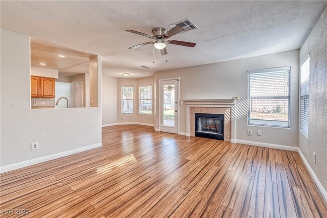 Foto del edificio - 1933 Coralino Dr