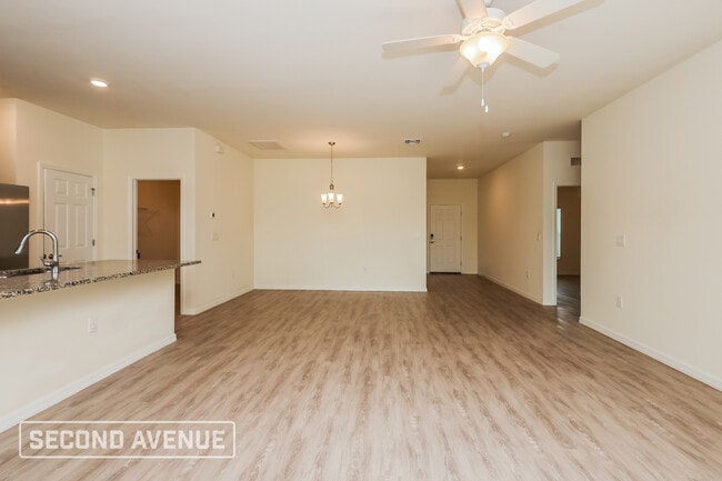 Building Photo - 1122 NE 39th Terrace