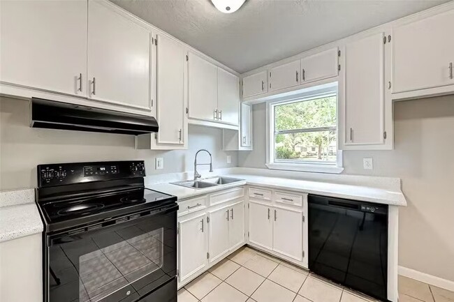 Foto del edificio - 515 Bluebonnet Dr