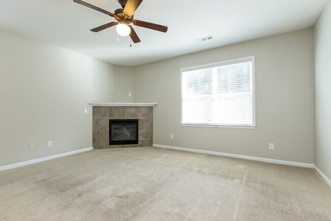 Building Photo - 251 Palisades Dr