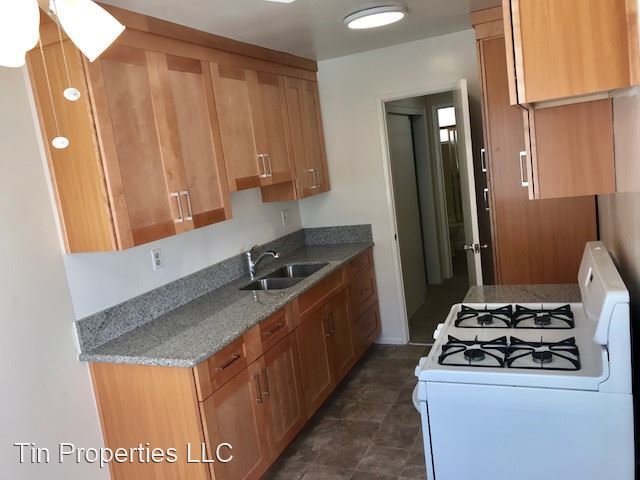 Building Photo - 100 S Altadena Dr