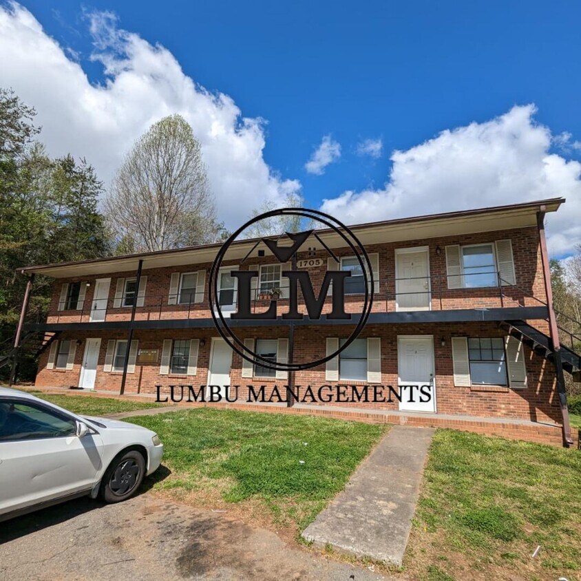 Foto del edificio - 1705 Rolling Meadow Ct