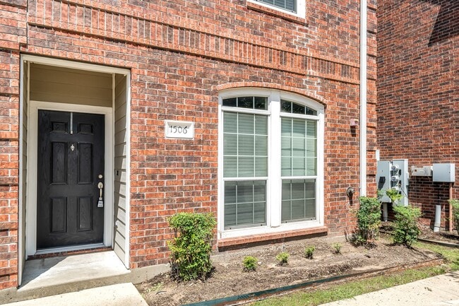 Foto del edificio - 305 Holleman Dr E