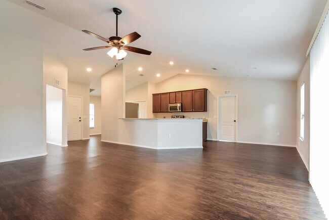 Building Photo - 2146 Mirasol Dr