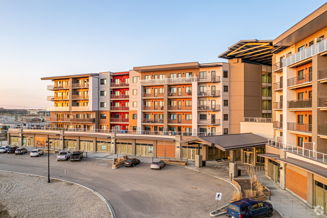 Primary Photo - Lakeview at Bellevue Village