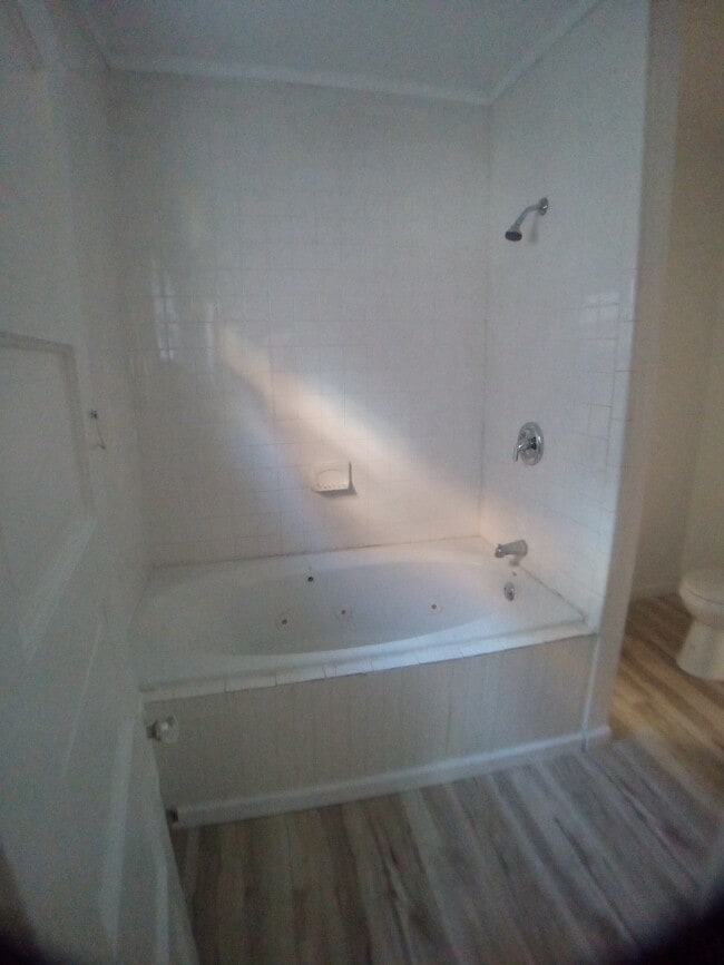 Foto del edificio - 220 W Lapeer St