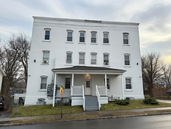 Building Photo - 423 Scott St