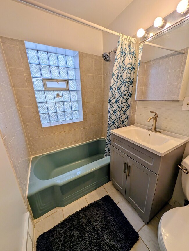 Foto del edificio - 1628 Euclid Ave