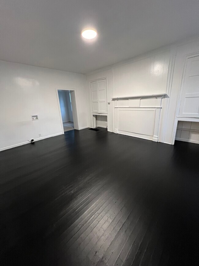 Building Photo - 3203 Tytus Ave