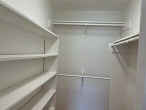 Building Photo - 845 Augusta Dr