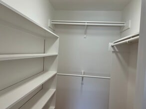 Building Photo - 845 Augusta Dr