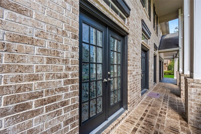 Foto del edificio - 8127 Edenwood Dr