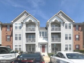 Building Photo - 689 Winding Stream Way