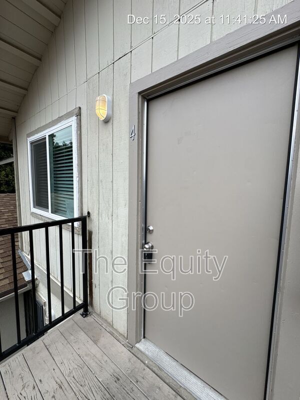 Foto del edificio - 809 Monarch Cir