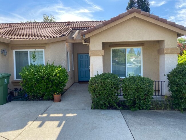 Building Photo - Willow Springs 3 Bdrm, 2 Bath, corner lot ...