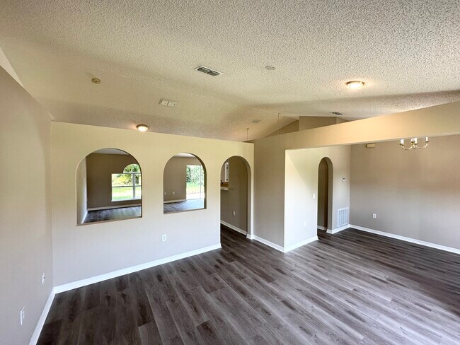 Foto del edificio - 71 Reidsville Dr