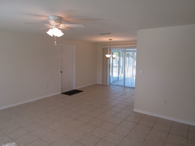 Building Photo - 921 Gulf Coast Blvd