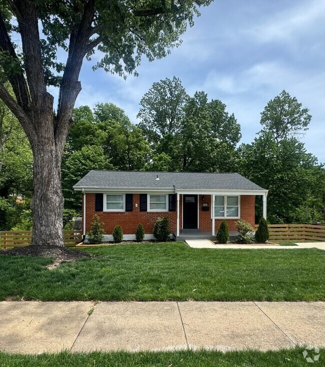 Building Photo - 14343 Belleville Ave