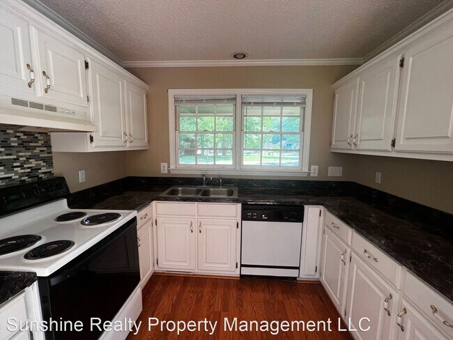 Building Photo - 3 br, 2 bath House - 103 DAWN CT