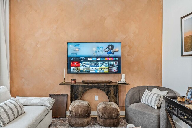 Building Photo - 1601 St Albans Blvd