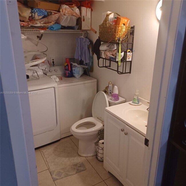Foto del edificio - 6535 W 24th Ct