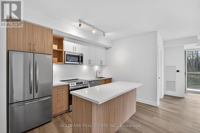 Photo du bâtiment - 333 Sunseeker Ave