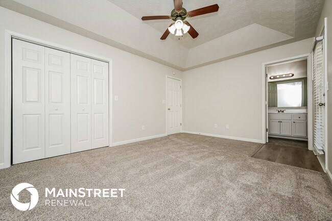 Foto del edificio - 546 Forest Hill Dr