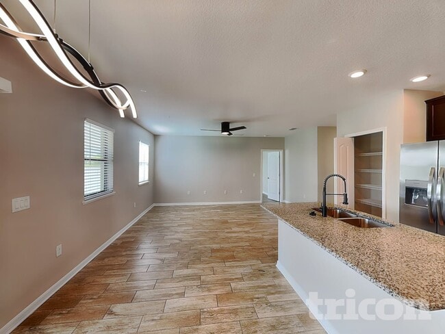 Building Photo - 4035 Wayfarer Wy