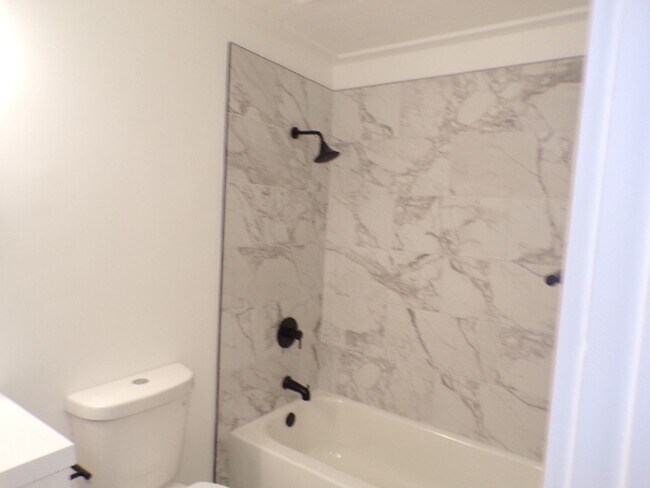 Foto del edificio - Remodeled Condo Located In Woodlake Villas