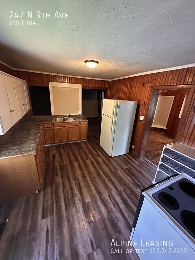 Building Photo - 247 N 9th Ave