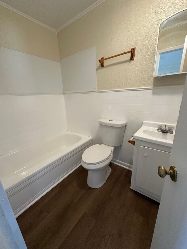 Foto del edificio - 3 Bedroom and 2 Bathroom home.