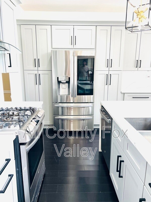Building Photo - 2080 Mark Cir