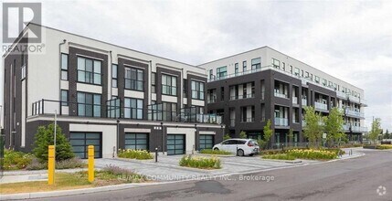 Building Photo - 1709-1709 Bur Oak Ave