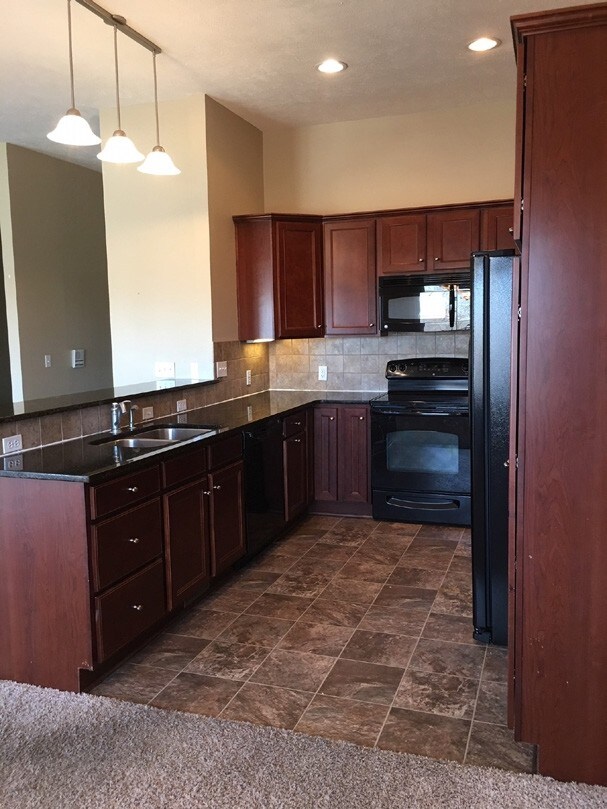 Interior Photo - 14255-14275 Ellison Ave